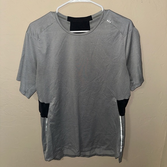 Lululemon Lot of 3 T Shirts - Picture 12 of 14